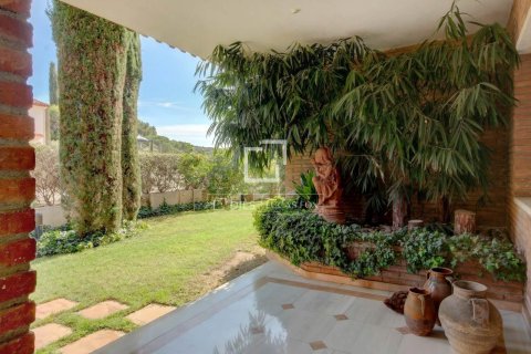 Huvila myytävänä Sant Just Desvern, Barcelona, Espanja, 6 makuuhuonetta, 545 m2 No. 164338 - kuva 7