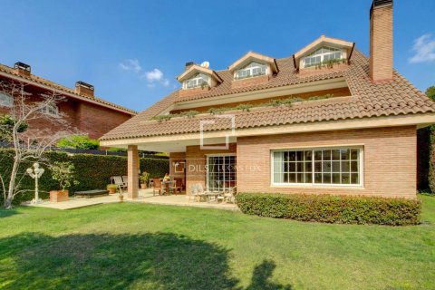 Huvila myytävänä Sant Just Desvern, Barcelona, Espanja, 6 makuuhuonetta, 545 m2 No. 164338 - kuva 2