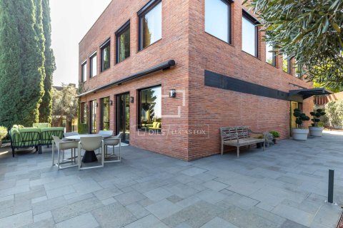 Villa à Esplugues de Llobregat, Barcelona, Espagne 4 chambres, 665 m2 No. 164341