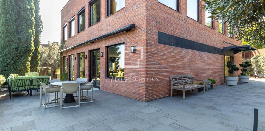 Villa à Esplugues de Llobregat, Barcelona, Espagne 4 chambres, 665 m2 No. 164341