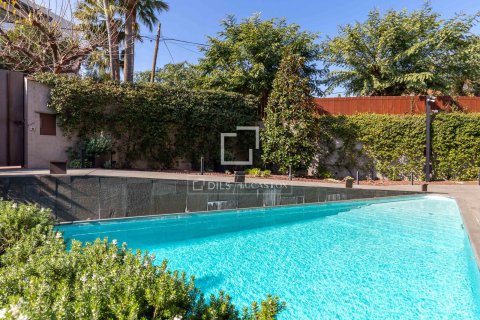 Villa à vendre à Esplugues de Llobregat, Barcelona, Espagne, 4 chambres, 665 m2 No. 164341 - photo 3