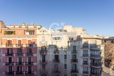 Lägenhet till salu i Barcelona, Spanien 3 sovrum, 117 kvm. Nr. 156979 - foto 3