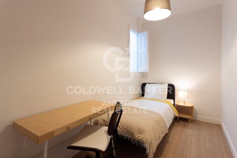Huoneisto myytävänä Barcelona, Espanja, 3 makuuhuonetta, 117 m2 No. 156979 - kuva 26