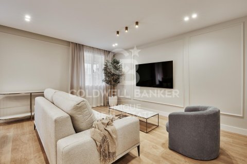 Lägenhet till salu i Madrid, Spanien 3 sovrum, 126 kvm. Nr. 156978 - foto 2