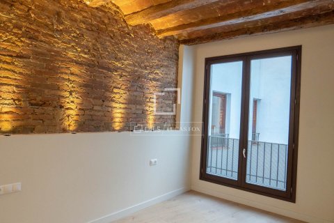 Продажа квартиры в Барселона, Испания 2 спальни, 83м2 №192826 - фото 10