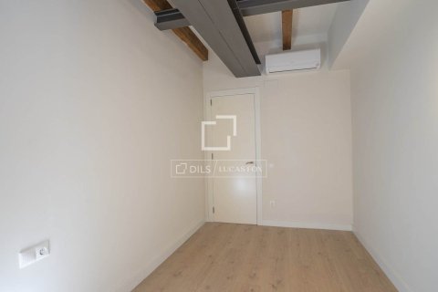 Продажа квартиры в Барселона, Испания 2 спальни, 83м2 №192826 - фото 7