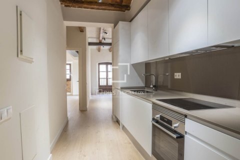 Продажа квартиры в Барселона, Испания 2 спальни, 83м2 №192826 - фото 3
