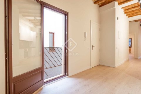 Продажа квартиры в Барселона, Испания 2 спальни, 83м2 №192826 - фото 27