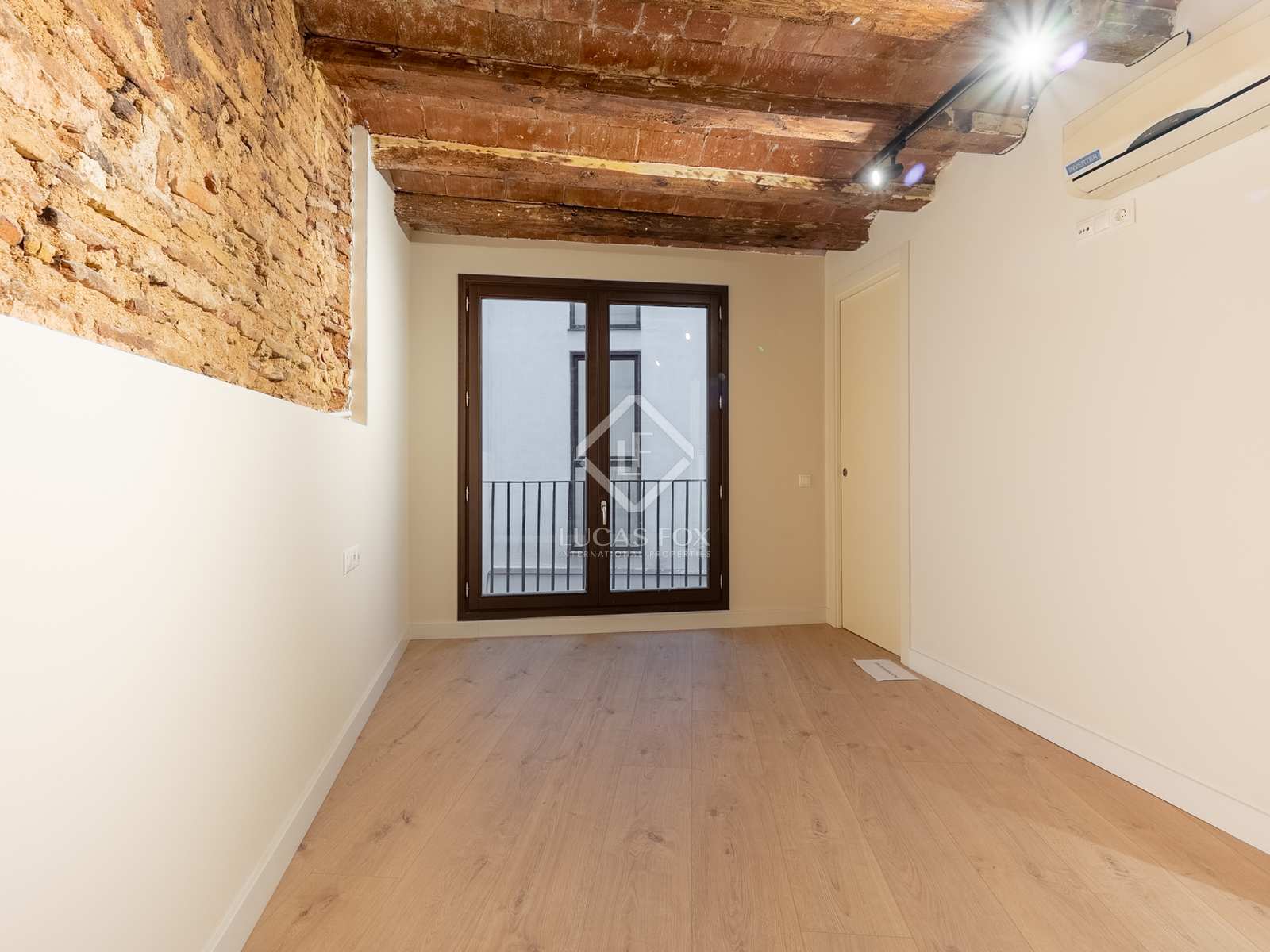 Huoneisto Barcelona, Espanja 2 makuuhuonetta, 83 m2 No. 192826