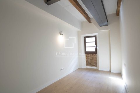 Продажа квартиры в Барселона, Испания 2 спальни, 83м2 №192826 - фото 6