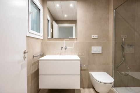 Huoneisto myytävänä Barcelona, Espanja, 5 makuuhuonetta, 134 m2 No. 192824 - kuva 22