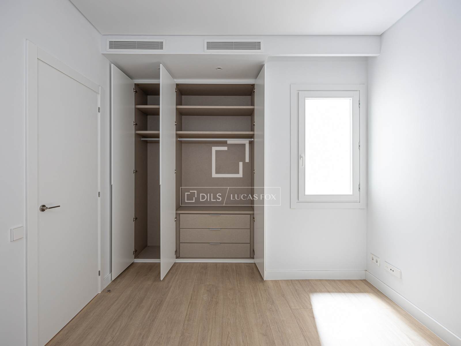 Apartament w Barcelona, Hiszpania 5 sypialni, 134 mkw. nr 192824