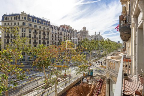 Huoneisto myytävänä Barcelona, Espanja, 5 makuuhuonetta, 134 m2 No. 192824 - kuva 27