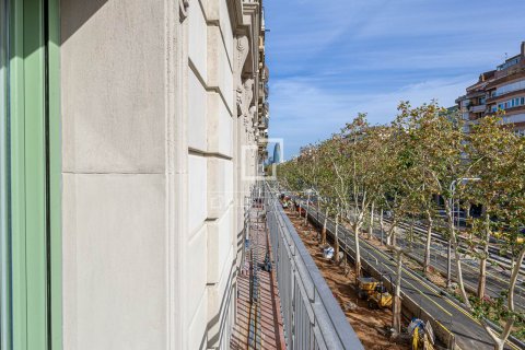 Huoneisto myytävänä Barcelona, Espanja, 5 makuuhuonetta, 134 m2 No. 192824 - kuva 28