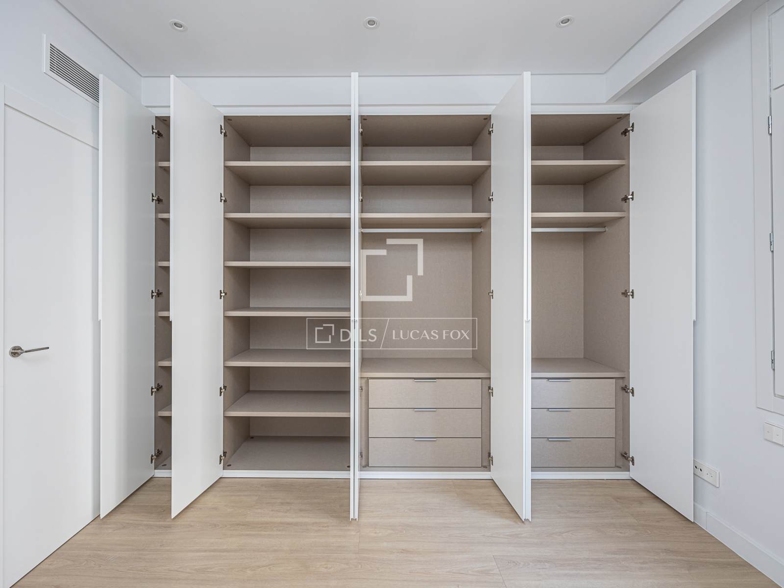 Apartament w Barcelona, Hiszpania 5 sypialni, 134 mkw. nr 192824