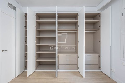 Huoneisto myytävänä Barcelona, Espanja, 5 makuuhuonetta, 134 m2 No. 192824 - kuva 17