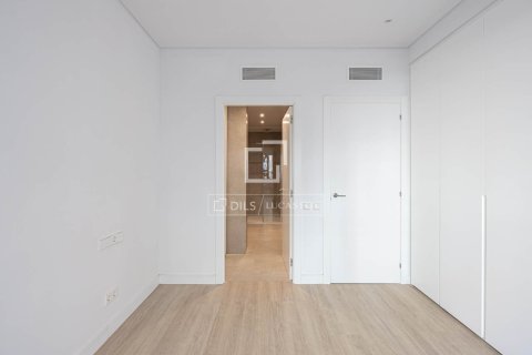 Huoneisto myytävänä Barcelona, Espanja, 5 makuuhuonetta, 134 m2 No. 192824 - kuva 18