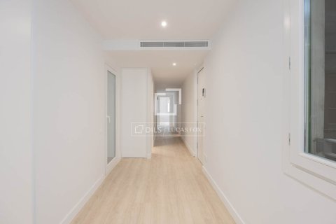 Huoneisto myytävänä Barcelona, Espanja, 5 makuuhuonetta, 134 m2 No. 192824 - kuva 20