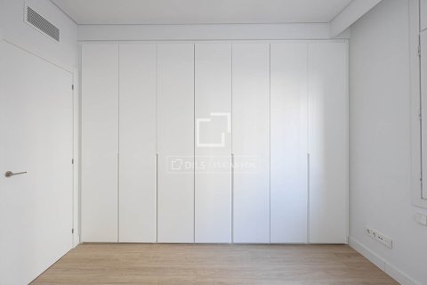 Huoneisto myytävänä Barcelona, Espanja, 5 makuuhuonetta, 134 m2 No. 192824 - kuva 16
