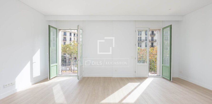 Huoneisto Barcelona, Espanja 5 makuuhuonetta, 134 m2 No. 192824