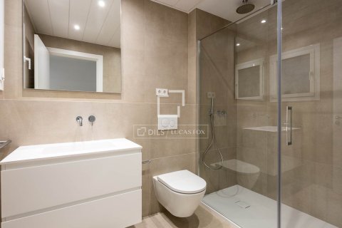 Huoneisto myytävänä Barcelona, Espanja, 5 makuuhuonetta, 134 m2 No. 192824 - kuva 21