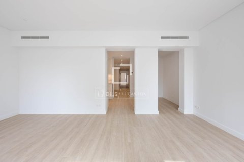 Huoneisto myytävänä Barcelona, Espanja, 5 makuuhuonetta, 134 m2 No. 192824 - kuva 4