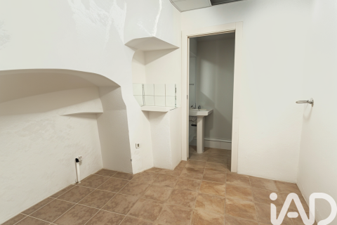 Liikekiinteistö vuokrattavana Sant Pol de Mar, Barcelona, Espanja, 1 makuuhuone, 70 m2 No. 152247 - kuva 2