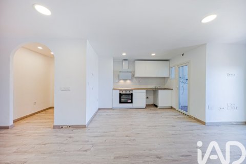 Huoneisto vuokrattavana Santa Cruz de Tenerife, Tenerife, Espanja, 3 makuuhuonetta, 82 m2 No. 152250 - kuva 1