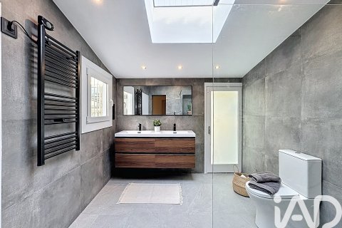 Talo vuokrattavana Alella, Barcelona, Espanja, 4 makuuhuonetta, 194 m2 No. 152244 - kuva 11