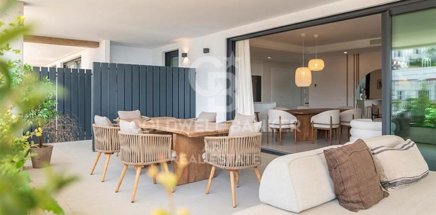 Apartment in Marbella, Malaga, Spain 2 bedrooms, 99 sq.m. No. 159638