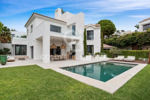 Villa till salu i Benahavis, Malaga, Spanien 4 sovrum, 334 kvm. Nr. 157716 - foto 3
