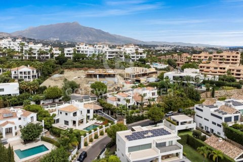 Villa till salu i Benahavis, Malaga, Spanien 4 sovrum, 334 kvm. Nr. 157716 - foto 23
