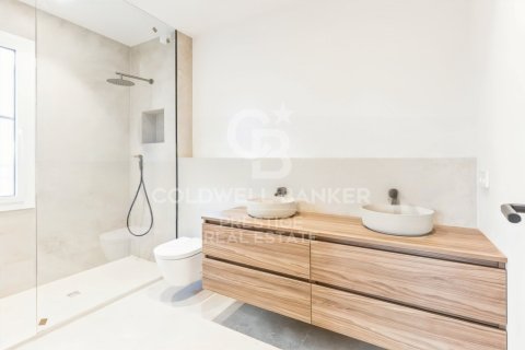 Huoneisto myytävänä Barcelona, Espanja, 4 makuuhuonetta, 169 m2 No. 157712 - kuva 7