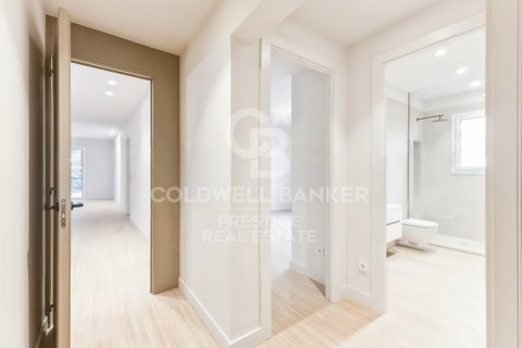 Apartment à vendre à Barcelona, Espagne, 4 chambres, 169 m2 No. 157712 - photo 3