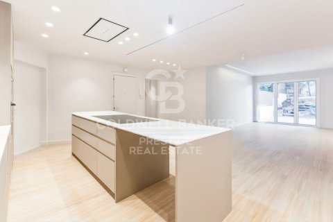 Huoneisto myytävänä Barcelona, Espanja, 4 makuuhuonetta, 169 m2 No. 157712 - kuva 4