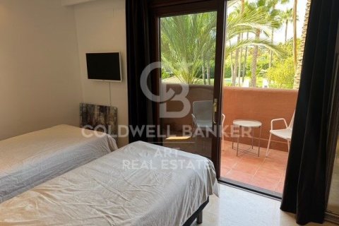 Apartment à vendre à Estepona, Malaga, Espagne, 2 chambres, 90 m2 No. 157715 - photo 13