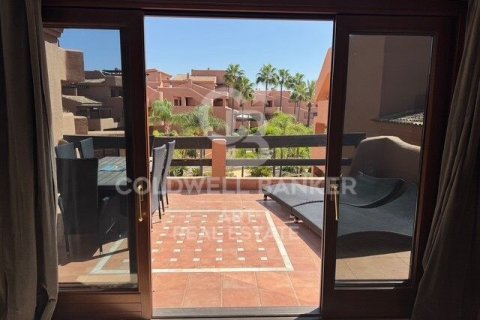 Apartment à vendre à Estepona, Malaga, Espagne, 2 chambres, 90 m2 No. 157715 - photo 2