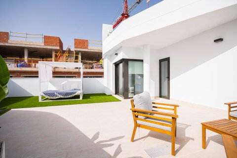 Villa till salu i Torrevieja, Alicante, Spanien 3 sovrum, 84 kvm. Nr. 189651 - foto 3