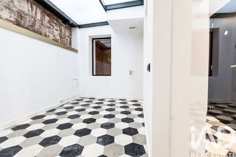 Commercial property for sale in Barcelona, Spain 204 sq.m. No. 172673 - photo 13