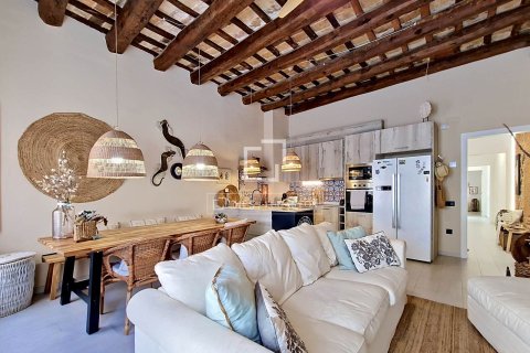 Apartamento en venta en Vilanova i la Geltrú, Barcelona, España 2 dormitorios, 108 m2 No. 166774 - foto 8
