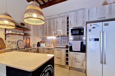 Apartamento en venta en Vilanova i la Geltrú, Barcelona, España 2 dormitorios, 108 m2 No. 166774 - foto 2