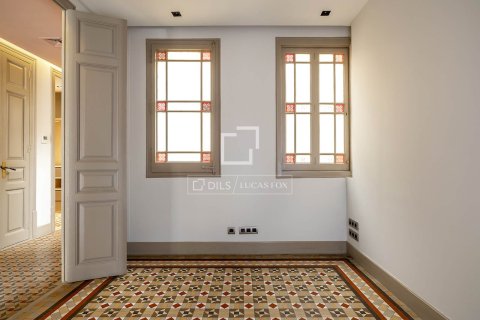 Apartment à louer à Barcelona, Espagne, 3 chambres, 205 m2 No. 166776 - photo 18