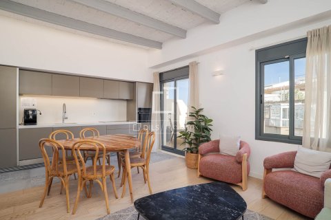 Takvåning till salu i Barcelona, Spanien 3 sovrum, 81 kvm. Nr. 166773 - foto 7