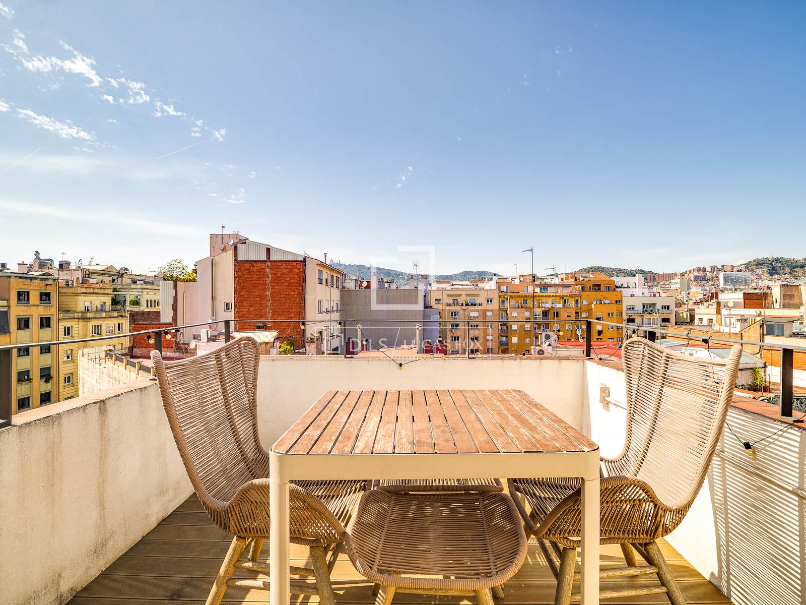 Penthouse in Barcelona, Spain 3 bedrooms, 81 sq.m. No. 166773