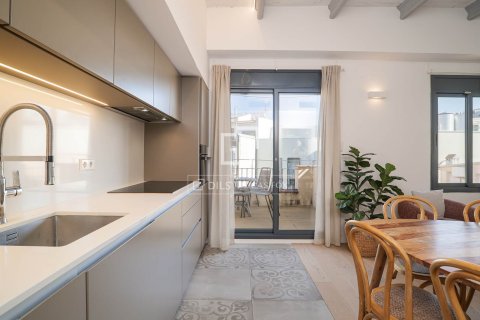 Takvåning till salu i Barcelona, Spanien 3 sovrum, 81 kvm. Nr. 166773 - foto 6