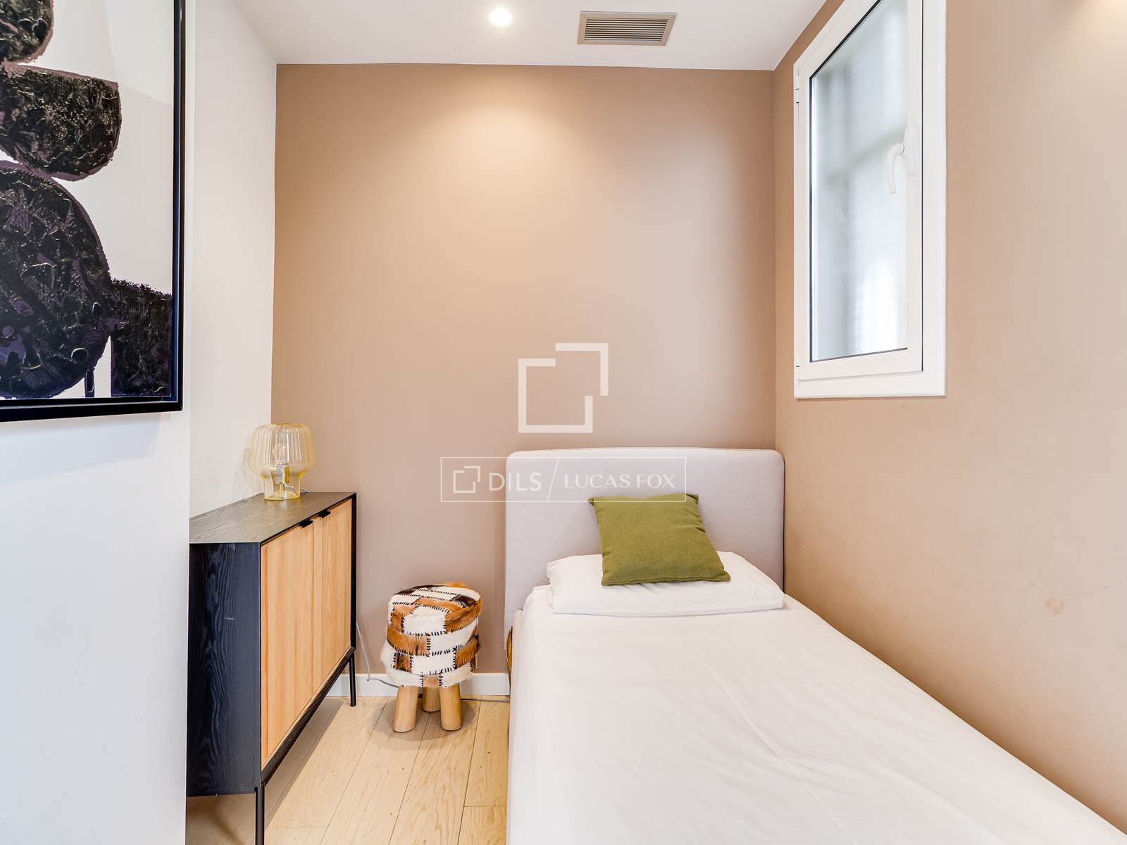 Penthouse in Barcelona, Spain 3 bedrooms, 81 sq.m. No. 166773