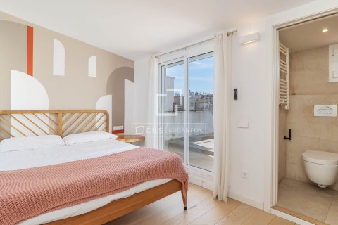 Takvåning till salu i Barcelona, Spanien 3 sovrum, 81 kvm. Nr. 166773 - foto 18