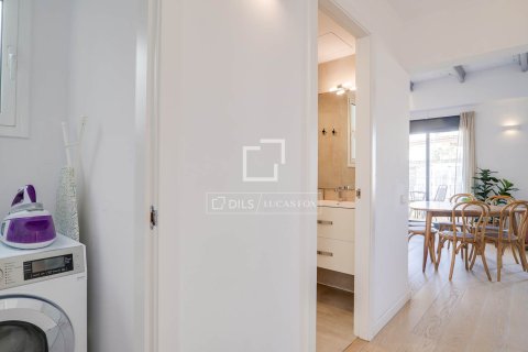Takvåning till salu i Barcelona, Spanien 3 sovrum, 81 kvm. Nr. 166773 - foto 30