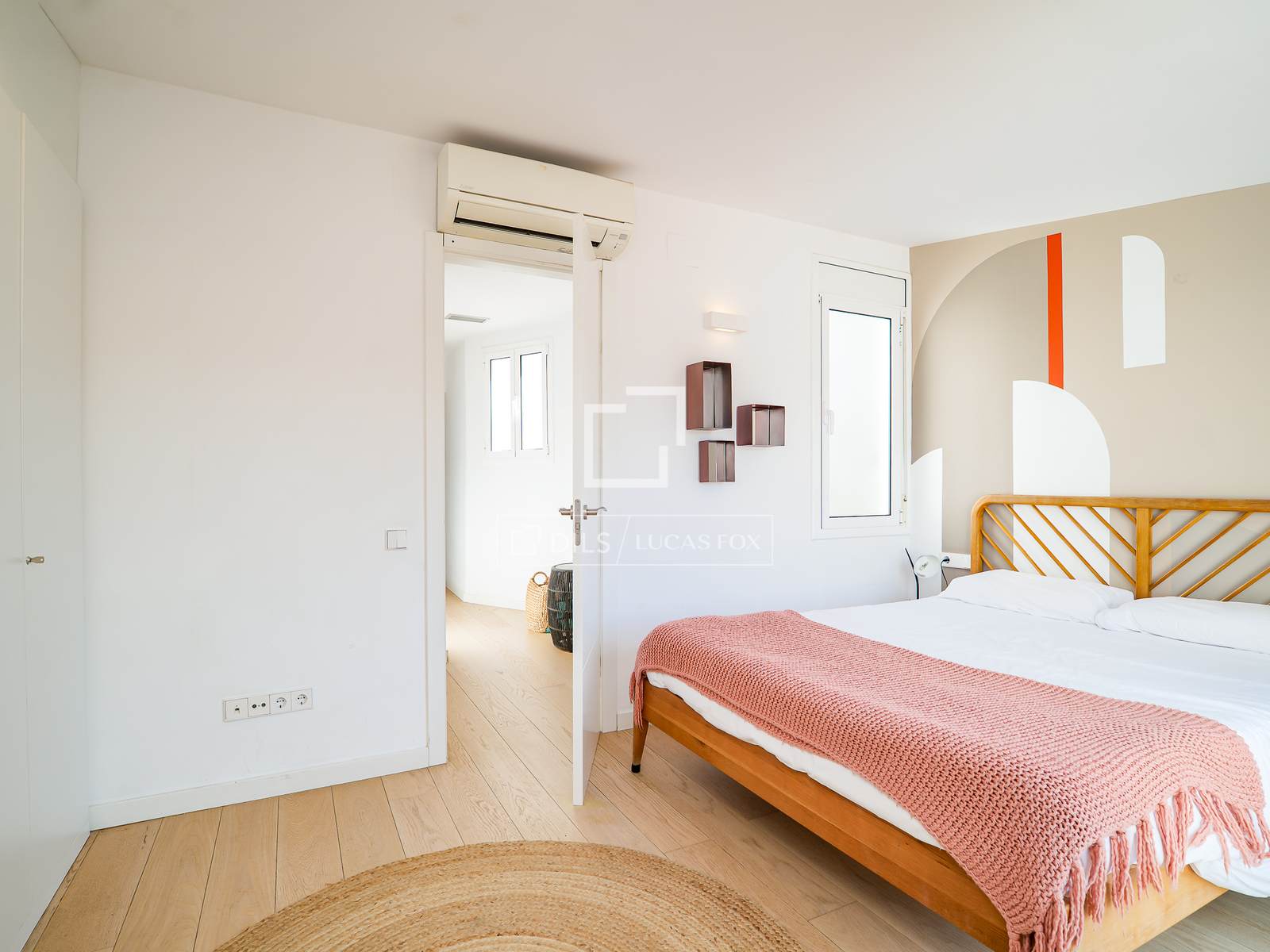 Penthouse in Barcelona, Spain 3 bedrooms, 81 sq.m. No. 166773
