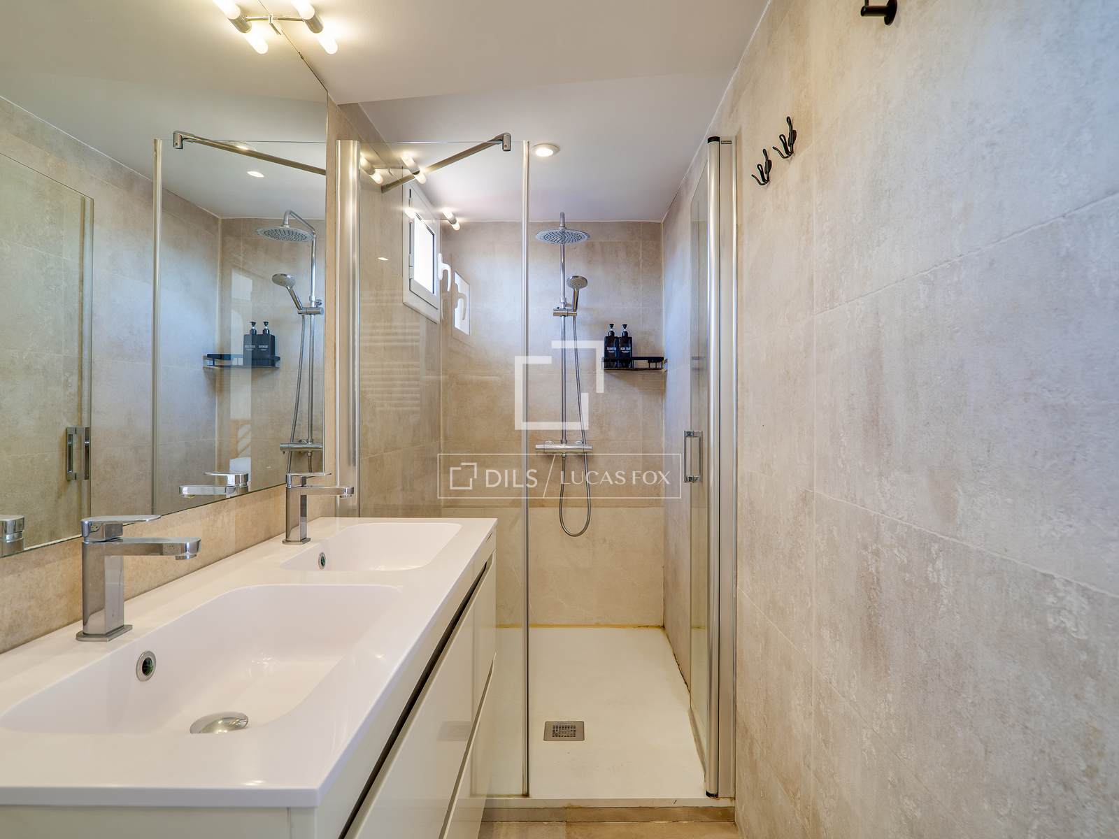 Penthouse in Barcelona, Spain 3 bedrooms, 81 sq.m. No. 166773